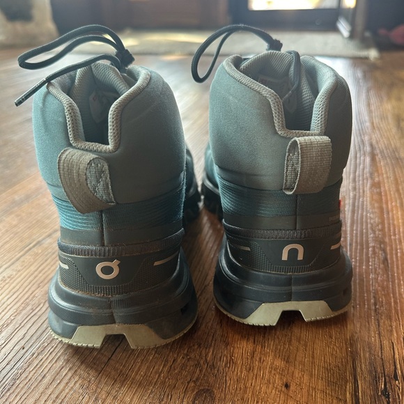 On Cloudrock hiking boots - Picture 2 of 6